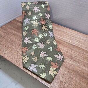 Keith Daniels Silk Tie Maple Leaf Pattern Green Fall Autumn 100% Silk Necktie